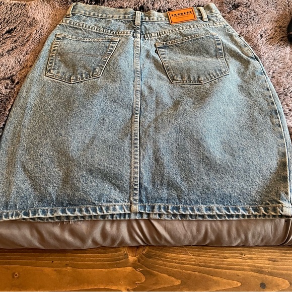 Alfred Sung Denim Skirt, Like New - Picture 2 of 5